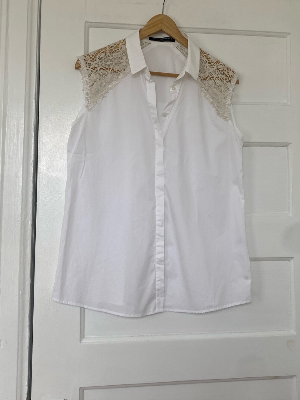 Max Volmary white cotton blouse with lace accents